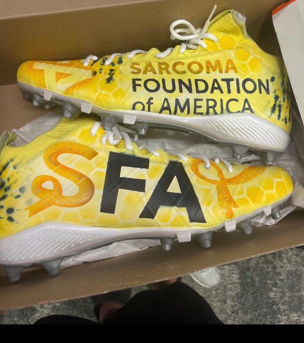 christomasson's tweet image. Sarcoma Foundation CEO Brandi Felser bid $1,100 at an Oct. 1 auction for John Franklin-Myers cleats he is wearing tonight for the Broncos and soon will proudly display them in her home office. She said they will be “very noticeable” on national TV and great pub for the foundation