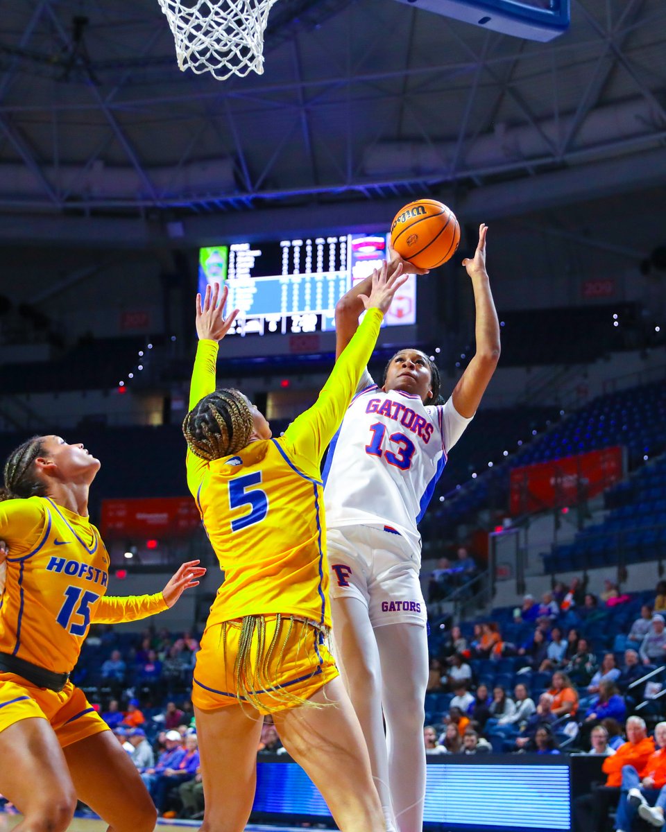 GatorsWBK's tweet photo. laila 🥶 https://t.co/k6wnLBt5Ns