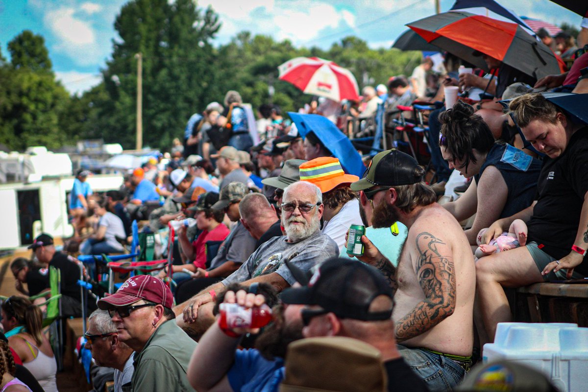 Cherokee_DirtSC's tweet photo. 𝘼𝙉𝙊𝙏𝙃𝙀𝙍 𝙔𝙀𝘼𝙍 𝘿𝙊𝙒𝙉! ✅️ 

Cherokee Speedway &amp; staff would like to say 𝗧𝗛𝗔𝗡𝗞 𝗬𝗢𝗨 for a successful 2024 season! 

Thank you, racers.
Thank you, teams. 
Thank you, crews.
Thank you, partners.
Thank you, staff.
Thank you, fans. 

We can't do it without you. https://t.co/V452gDdkic
