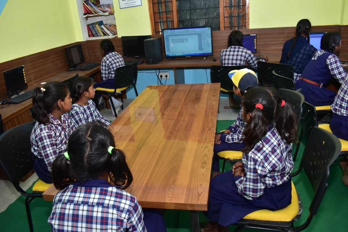 atulya_vikas's tweet image. 𝐂𝐞𝐥𝐞𝐛𝐫𝐚𝐭𝐢𝐧𝐠 𝐖𝐨𝐫𝐥𝐝 𝐂𝐨𝐦𝐩𝐮𝐭𝐞𝐫 𝐃𝐚𝐲!

On this special day, we honor the role of computers in transforming education.

Our digital initiatives are opening new doors for children in rural areas, providing them with the tools to succeed.

#digitaleducation #CSR