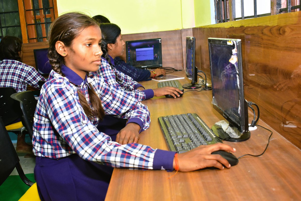 atulya_vikas's tweet image. 𝐂𝐞𝐥𝐞𝐛𝐫𝐚𝐭𝐢𝐧𝐠 𝐖𝐨𝐫𝐥𝐝 𝐂𝐨𝐦𝐩𝐮𝐭𝐞𝐫 𝐃𝐚𝐲!

On this special day, we honor the role of computers in transforming education.

Our digital initiatives are opening new doors for children in rural areas, providing them with the tools to succeed.

#digitaleducation #CSR