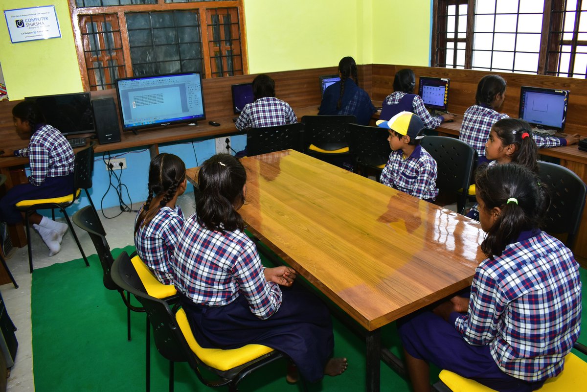atulya_vikas's tweet image. 𝐂𝐞𝐥𝐞𝐛𝐫𝐚𝐭𝐢𝐧𝐠 𝐖𝐨𝐫𝐥𝐝 𝐂𝐨𝐦𝐩𝐮𝐭𝐞𝐫 𝐃𝐚𝐲!

On this special day, we honor the role of computers in transforming education.

Our digital initiatives are opening new doors for children in rural areas, providing them with the tools to succeed.

#digitaleducation #CSR