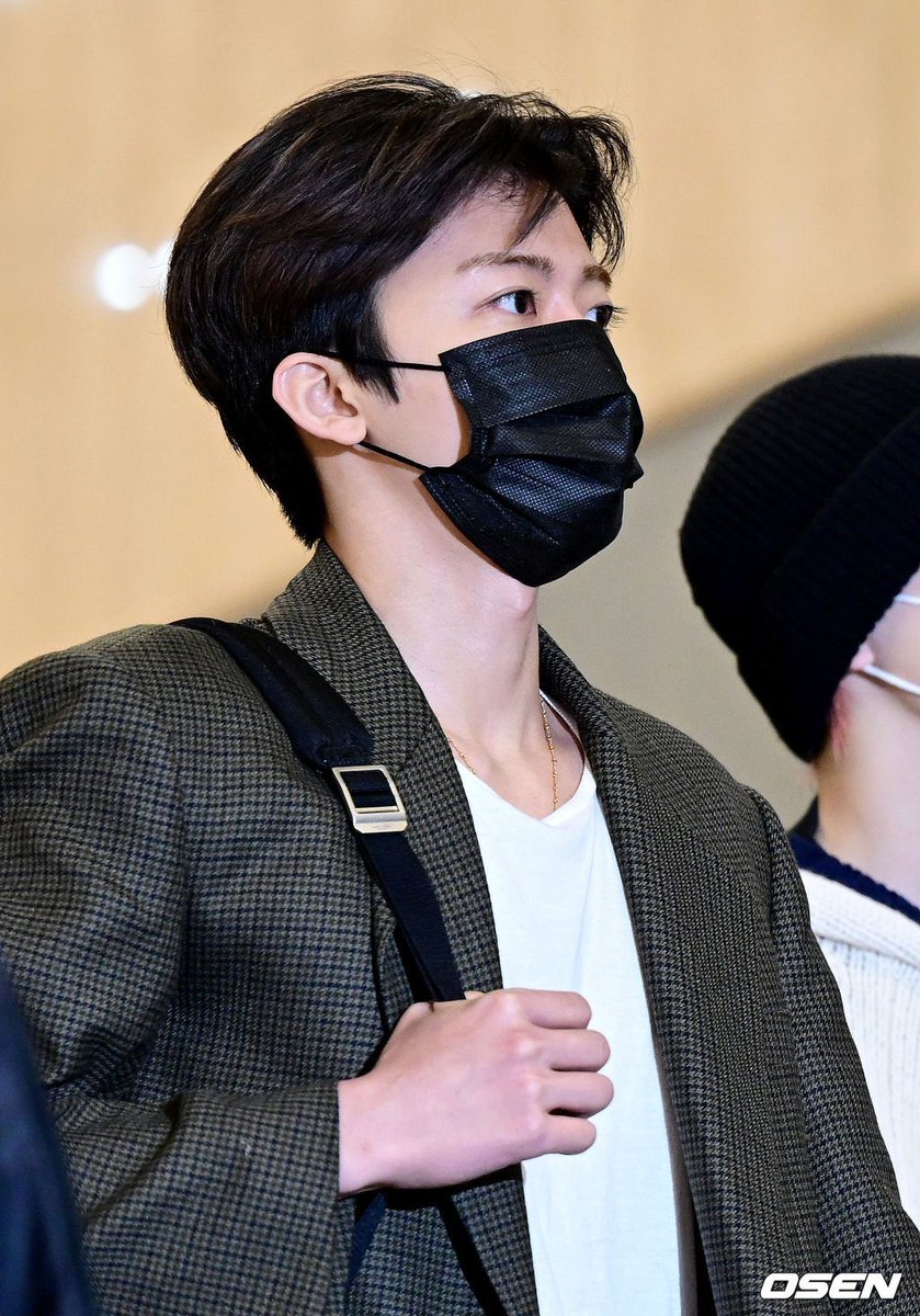 แจมินใส่สูทละหล่อมากอ่ะออร่านักธุรกิจหนุ่มสุดๆ ใดๆแล้วเรื่องขนตาคือที่1