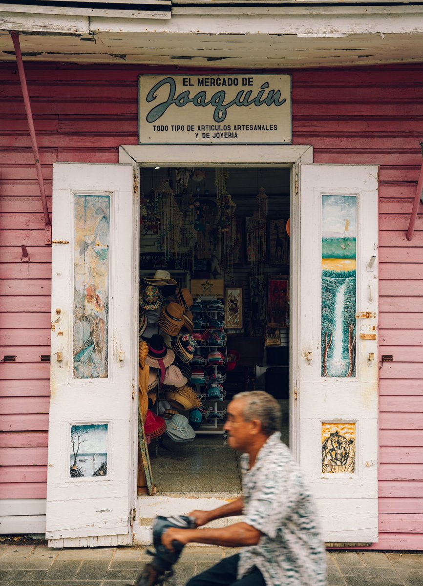 SaulSilverio's tweet photo. Ventana pueblerina. 
Puerto Plata, 2024 https://t.co/QfFmluokSt