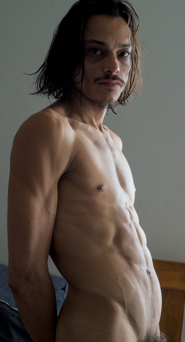 GatovillanoFoto's tweet photo. Con estos autorretratos parto este nuevo perfil donde iré compartiendo mis fotografías de desnudos, con un enfoque erótico, pornográfico y artístico. Soy Gato, fotógrafo hace 13 años oficialmente, pero desde los 15 años que experimento. Saludos a todxs 📸 https://t.co/rbSoMg5Bvy
