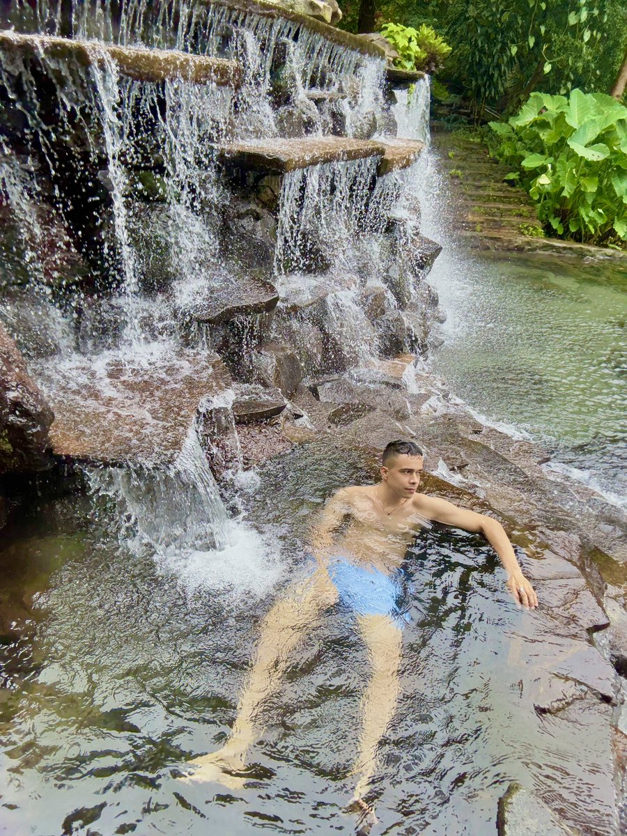 edwfrost's tweet photo. Mi nuevo lugar favorito de El Salvador 🇸🇻😮‍💨🫧 https://t.co/UnD6d7p7Bf