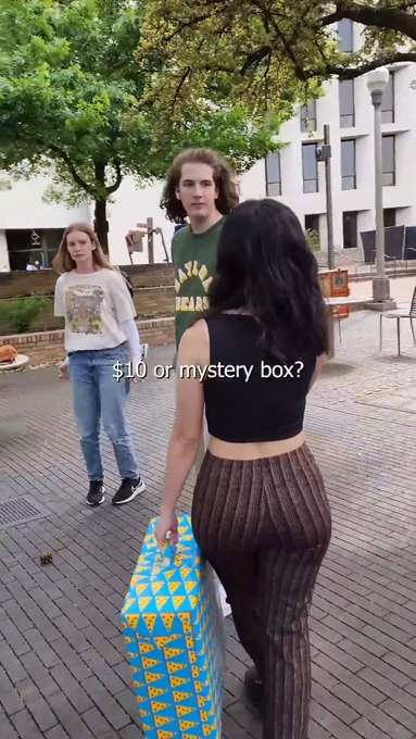 $10 or Mystery Gift? https://t.co/7vcxgzThDo