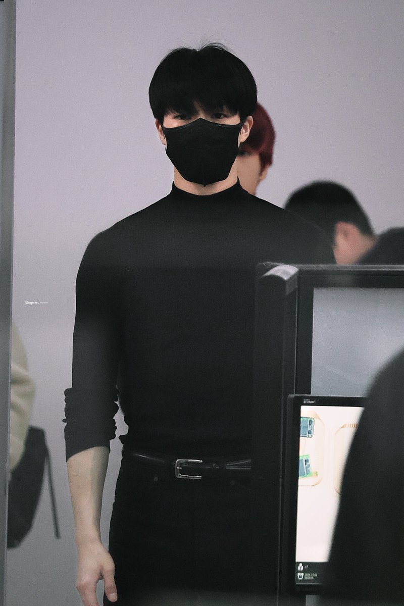 ilovejenomark's tweet image. 오 제발 이제노 목폴라의 계절이 와버렸다