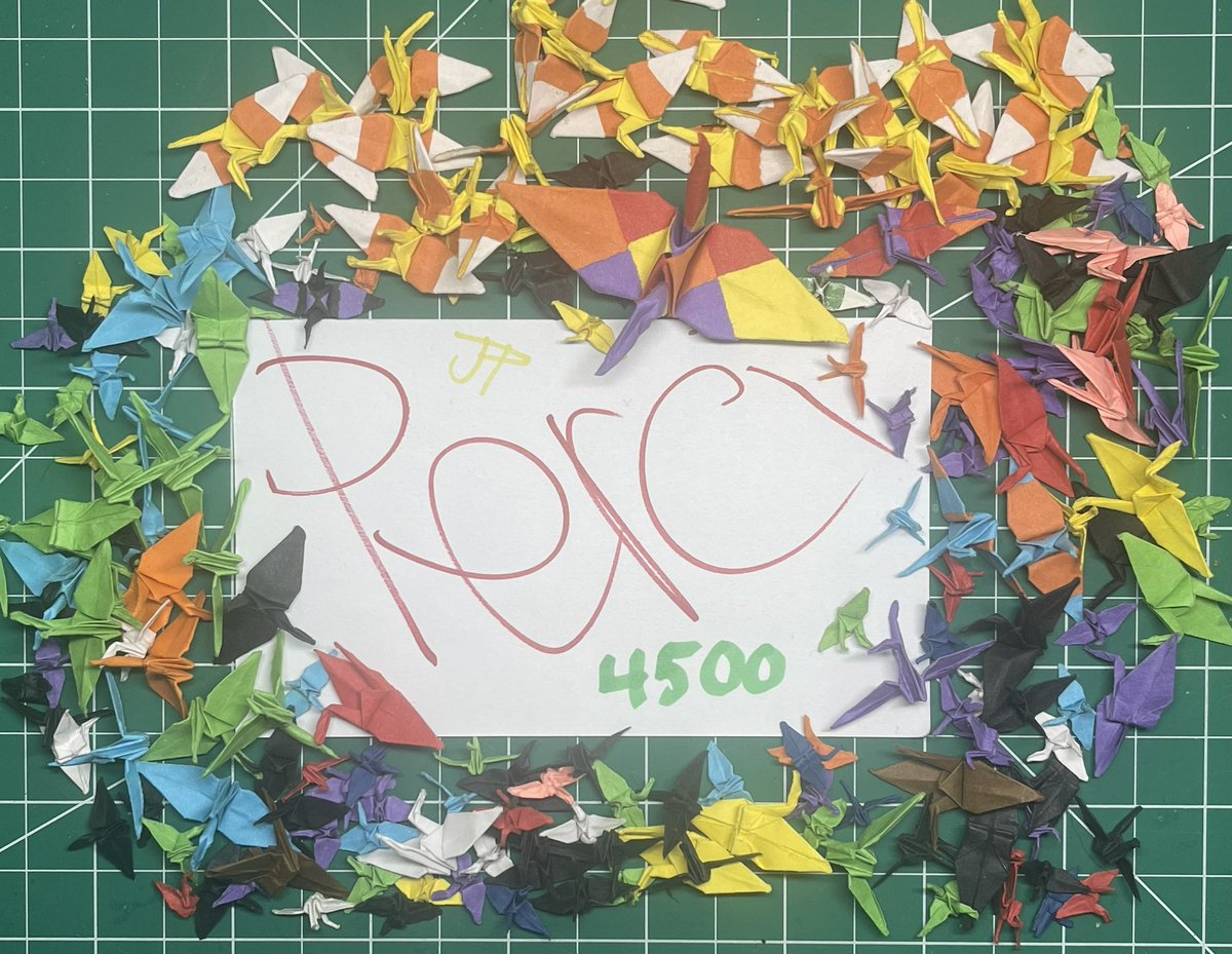 PaperPerci's tweet image. Only 500 more until I hit 4500! #origami #cranes