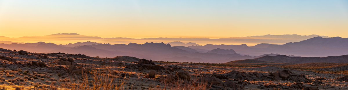 JohnGetchel's tweet photo. It's #MountainMonday so let's see those mountain shots. Here's one with a lot of mountains seen across southern Nevada. Down below that haze is Las Vegas. https://t.co/BVoStLFBwN