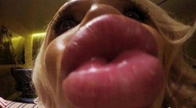 Bellotavulvar's tweet photo. Keila en el auto yendo a la casa de Gran Hermano: https://t.co/rDd9Ap40DT