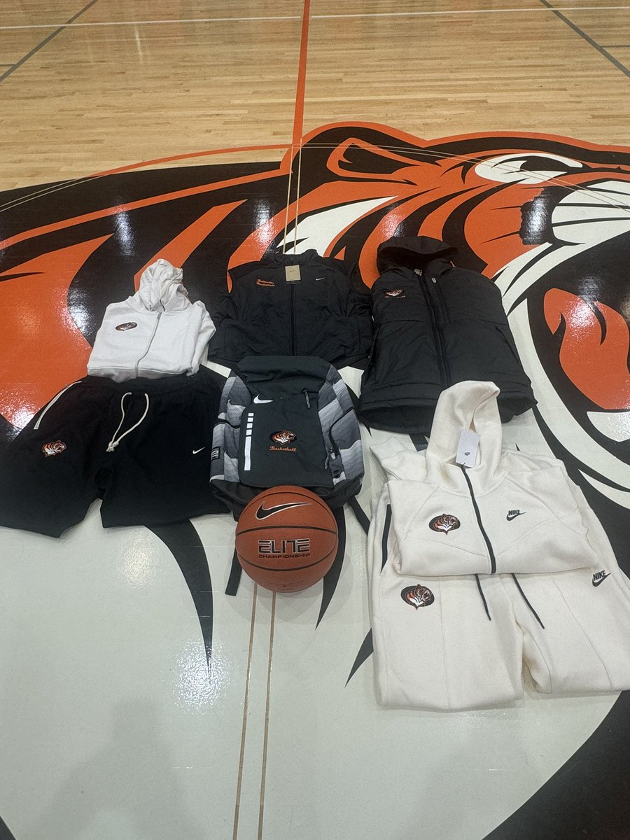 VilleLadyTigers's tweet image. Welcome to “THE VILLE” Gear Day #WEAREDIFFERENT #EXIT190
