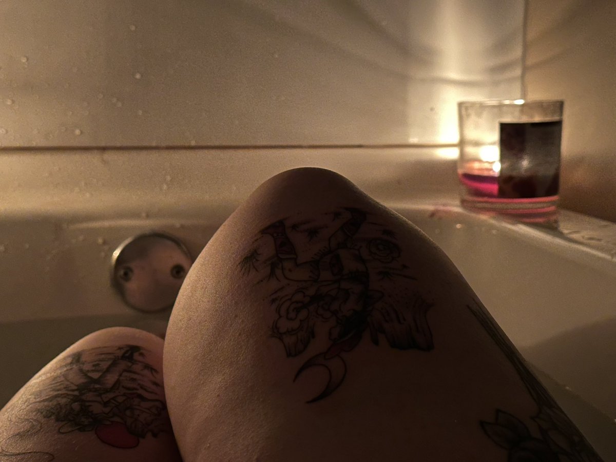 Mid_westQT's tweet photo. New cow girls tattoo 🤠
  ( Sellingcontent nsfw nsfwtwt cowgirl soaking tub ) https://t.co/lq8wJlZFZ7