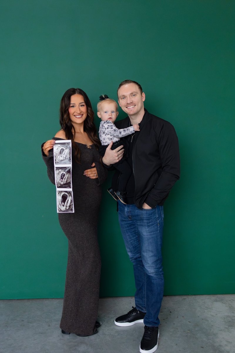 Stoked to welcome baby boy to the world in May! He’s looking like a lefty point guard already.