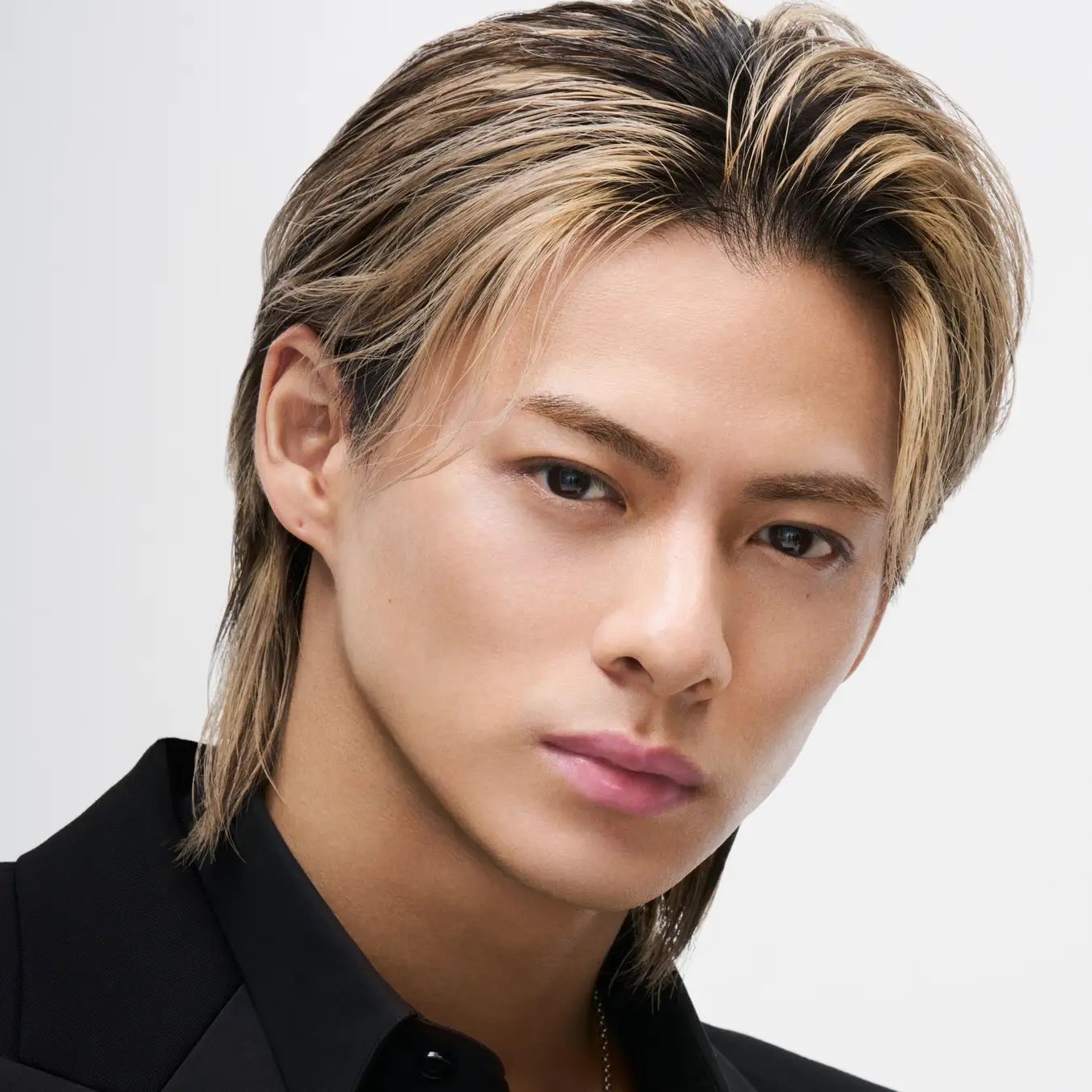 イヴサンローラン ラブシャインキャンディグロウバーム 1B 44B 平野紫耀 リップ・口紅「YSL ラブシャイン キャンディ グロウ バーム