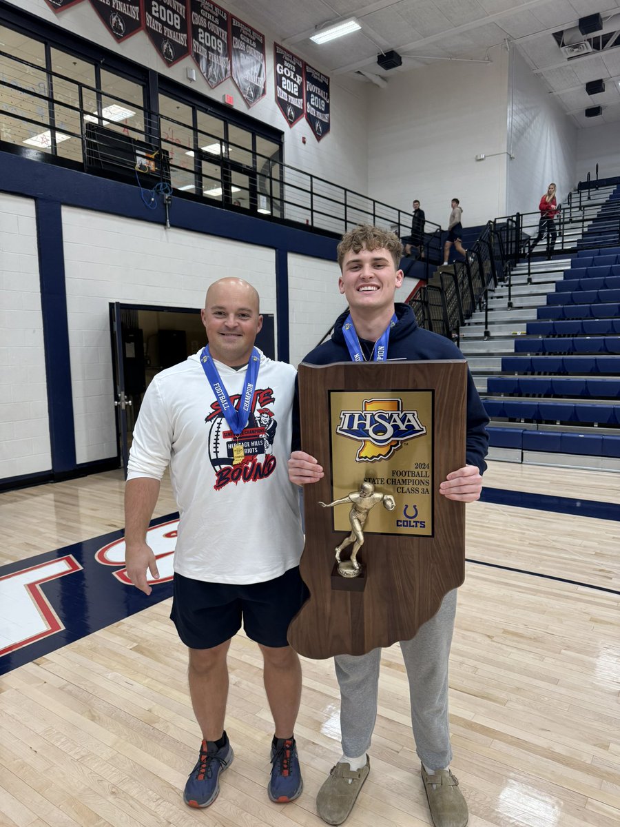 lmess22's tweet image. From a guy that was on the fence about playing, to moving from LB to starting safety, to all-conference safety. Proud of @andersen_2006 and his courage to try football again this fall, became a big time leader for us..Proud of ya man! Now go win basketball games!