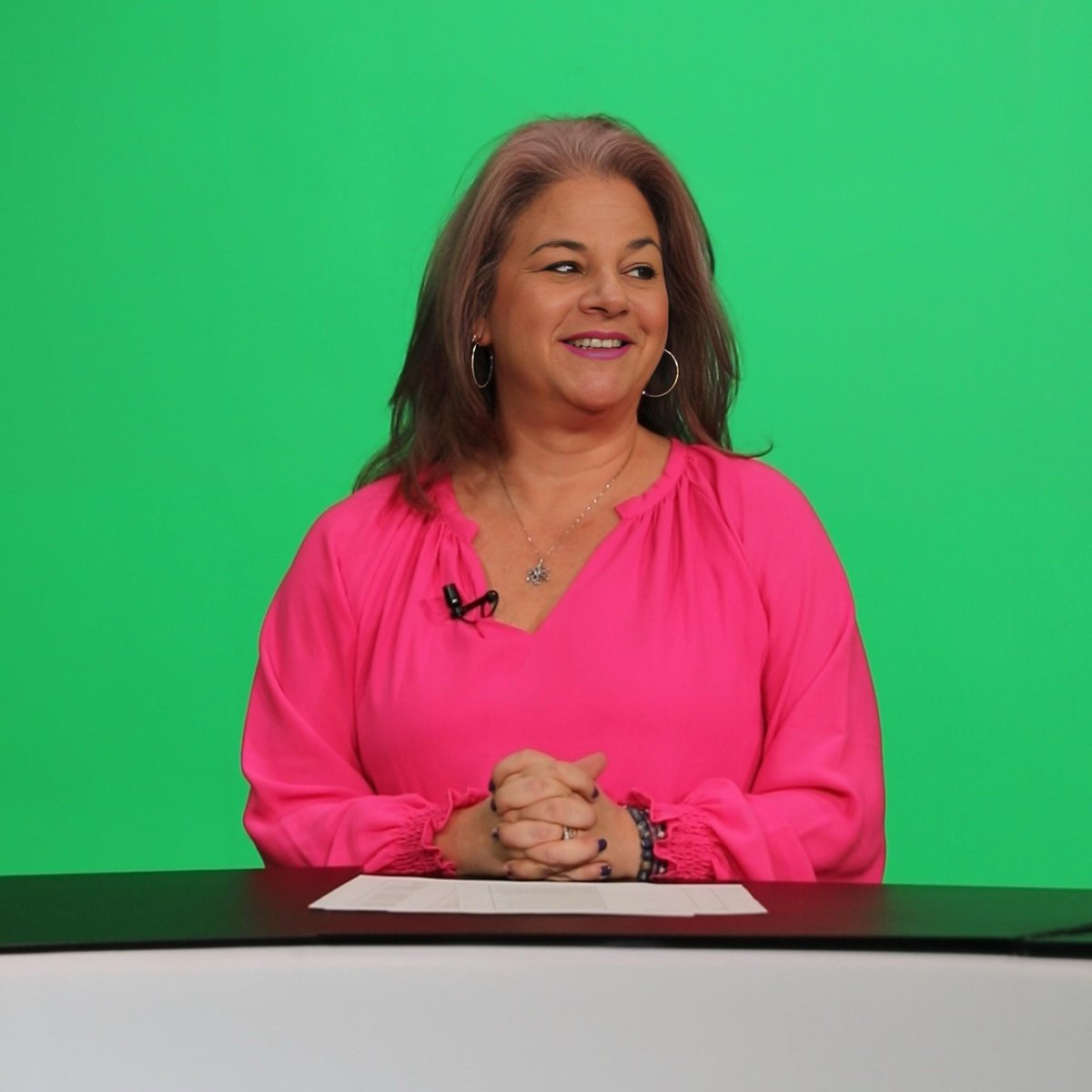 On set filming the host script for our TV show! 🎥 

#OnSet #BehindTheScenes #TVShowProduction #FilmingDay #HostScript #CreativeTeam #StudioLife