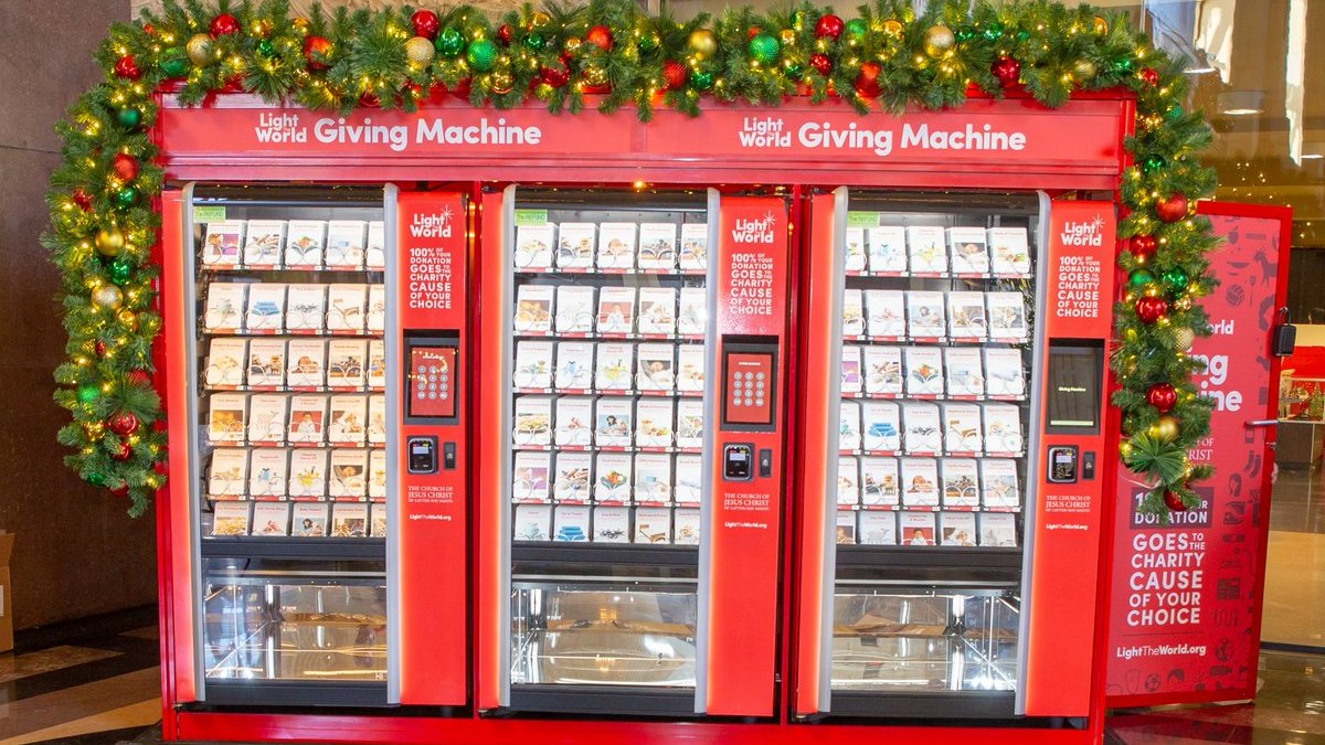 GerritWGong's tweet image. In this world where there are so many needs, none of us can do everything, but each of us can do something. Some 106 Giving Machines in 13 countries on five different continents this year make it so we can participate. What a delight to help “unwrap” the Giving Machine in Union…