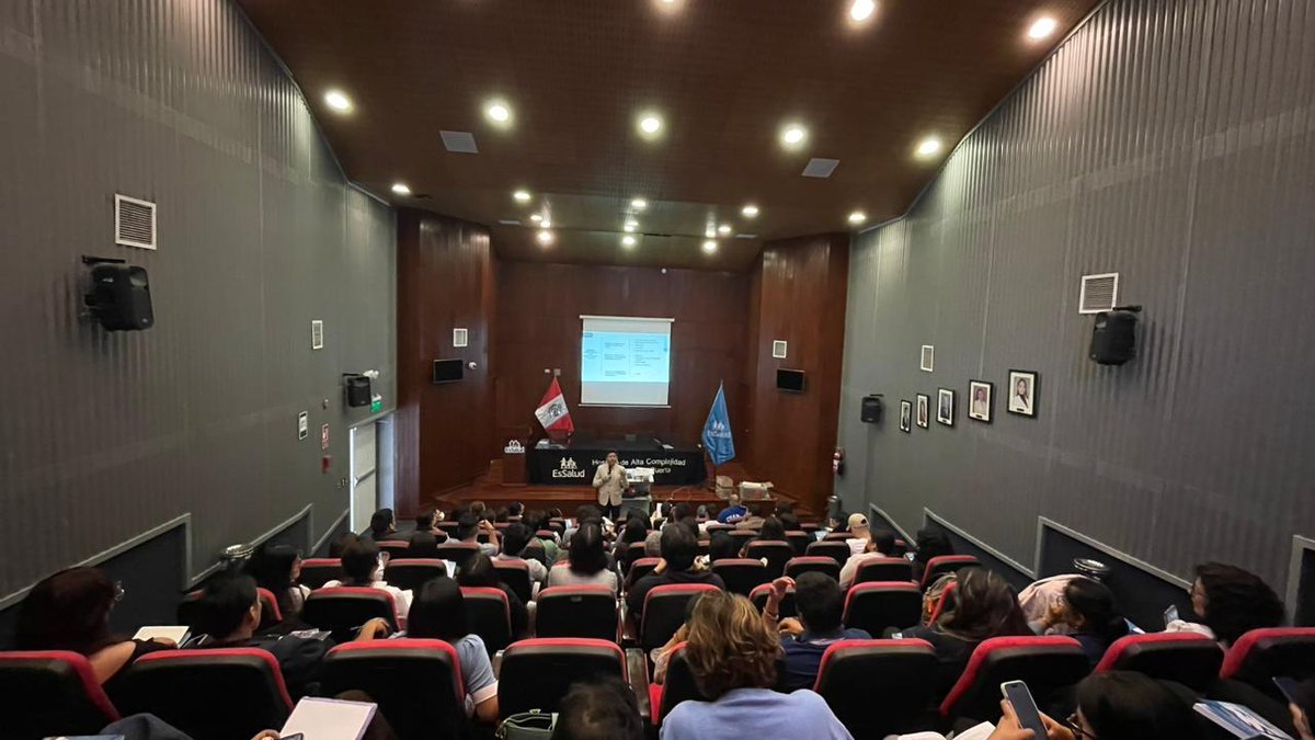 IIDENUT's tweet photo. el cariño de los casi 80 participantes. Como ya lo hemos comentado en comunicaciones previas, esperamos replicar estos eventos en diferentes regiones del país y del extranjero. En este caso, la compra del libro también sirvió de entrada para el curso. Gracias a todos. https://t.co/XOfIs60N28