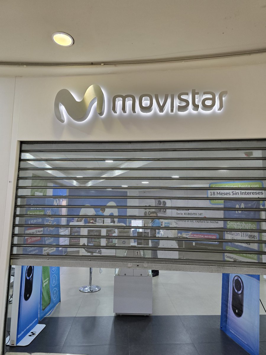 sameribrahim's tweet photo. @MovistarMX no son las 8 y los flojos no quieren darme el servicio, actualicen la página de Internet. Me apure para llegar por que dice horario hasta las 8. https://t.co/HFuUhGqXBV