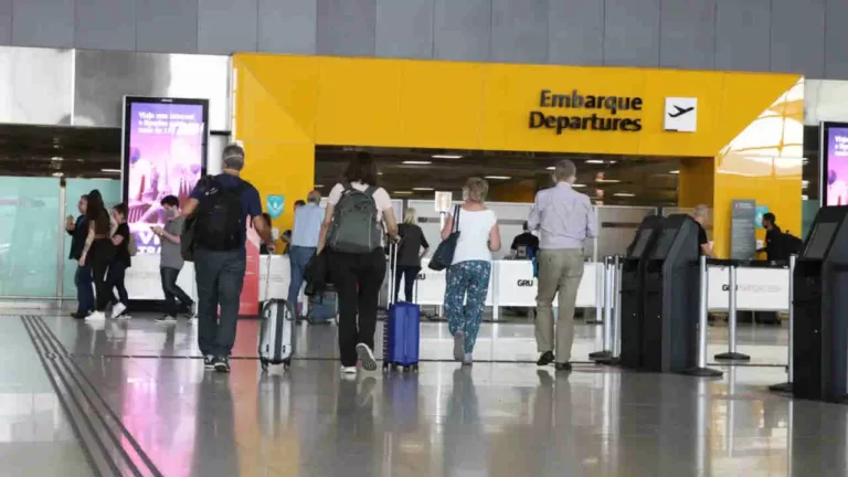 Dinheirama's tweet photo. Vinte mil aposentados já compraram passagens pelo Programa Voa Brasil
https://t.co/wzODBf3foZ
#voabrasil #setoraereo #inss #governo https://t.co/xd1WizXeJW