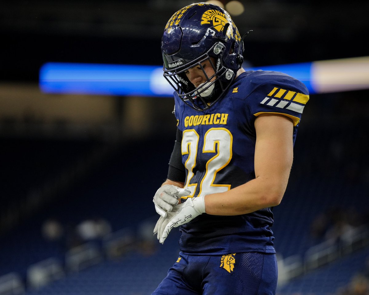 hudl.com/v/2R5TXP
Check out my FB/LB highlights, sophomore season, 5’ 10”, 190lbs