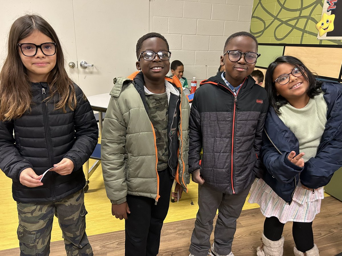 Lots of Twinning today at #theSlate⭐️🤩 We are excited for December! #itsworthit