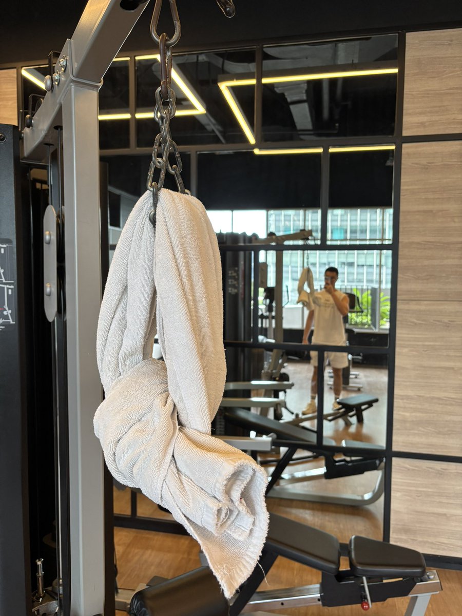 主打的就是一个随意，我就夹个胸，不是上吊