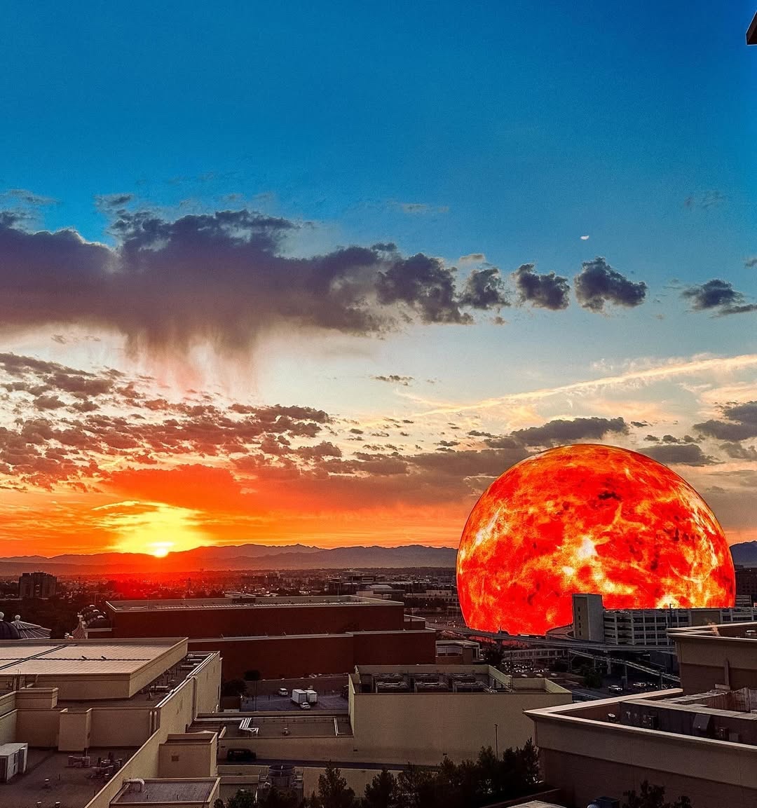 When art imitates life ☀️

📷: mariya.s / IG