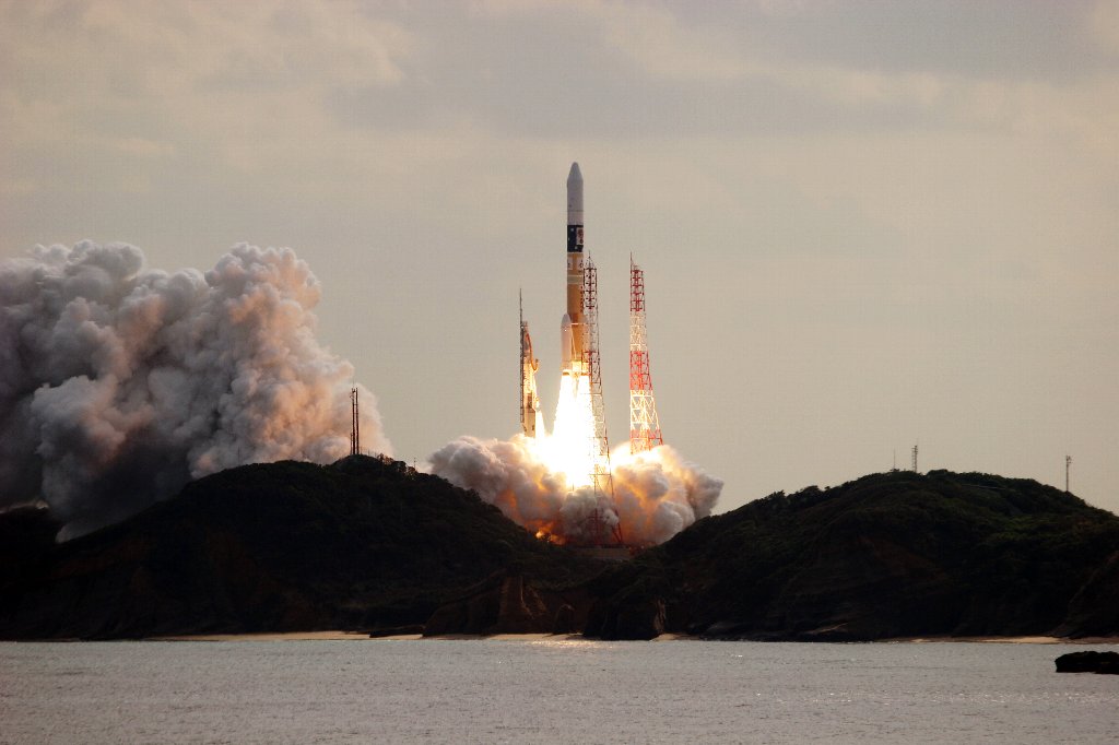 kirishima_ns's tweet photo. 2014年12月3日 13時22分04秒(JST)にH-IIA/F26にて"はやぶさ2"が旅立って今日で早10年ですか。2014年は2月・5月・10月・12月と4回も種子島で打ち上げを実際に見る事が出来た位に今思うと希有な一年でしたw #H2AF26 #hayabusa2 https://t.co/gVZtpIy3Q5