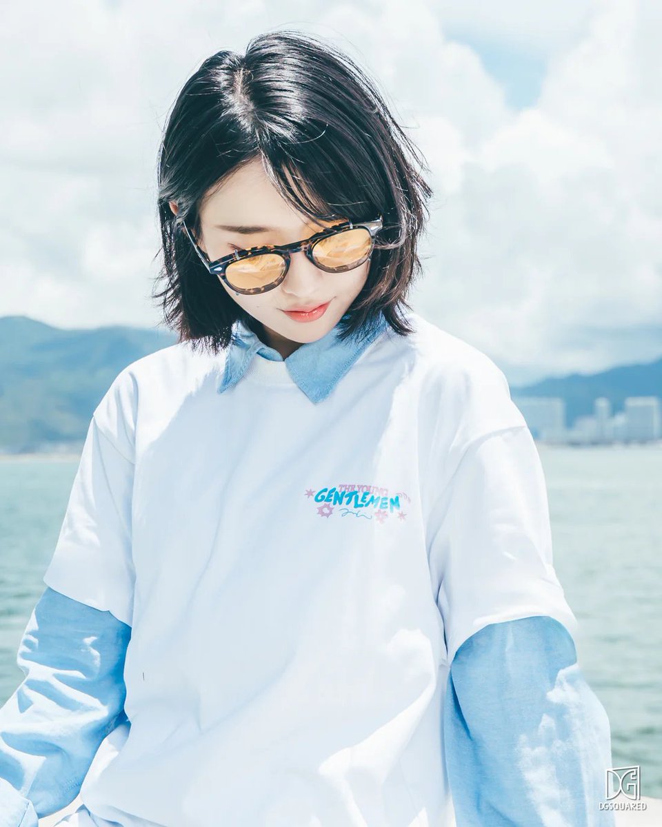 🦷T.Y.G x DGSQUARED🦷

Express yourself with our exclusive art-inspired T-shirt. Bold designs, vibrant colors with a unique print that celebrates our art series "The Young Gentleman". 

#theyounggentleman #dgsquared #shirt