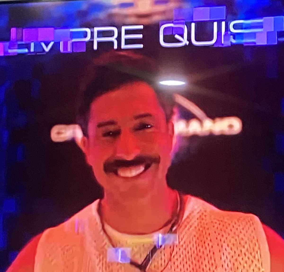 NOOOOOOO NEVES PELOTUDO QUE HACES EL 21 TENEMOS QUE JUGAR LA FINAL