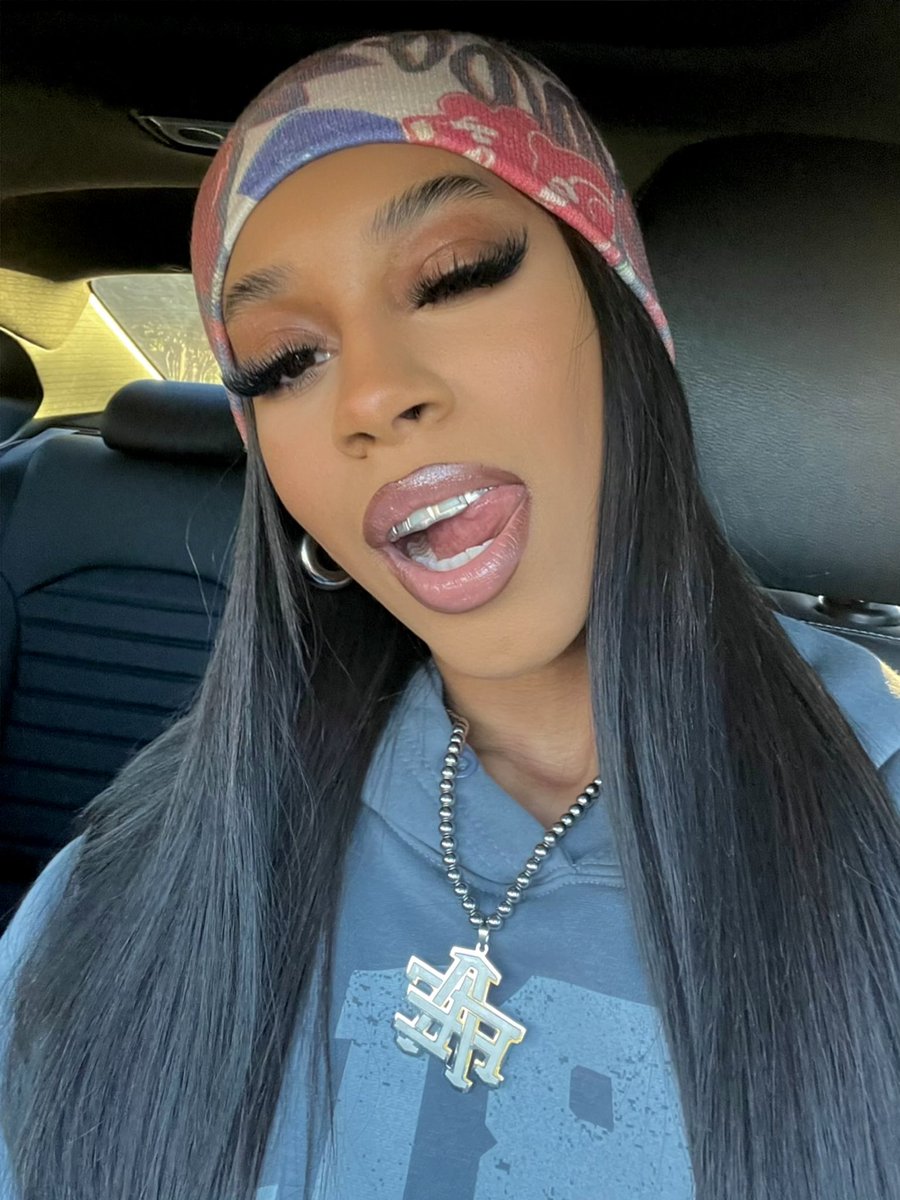 LexWithDaTea's tweet image. Love Yourz🩷