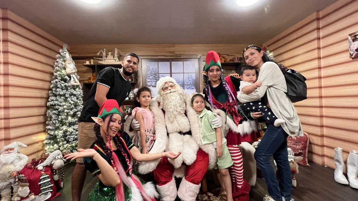 #Santa ya llegó a #MalldelPacífico 🎅🏻🫶 Te invitamos a visitarlo en el Yate de la Navidad 🎄