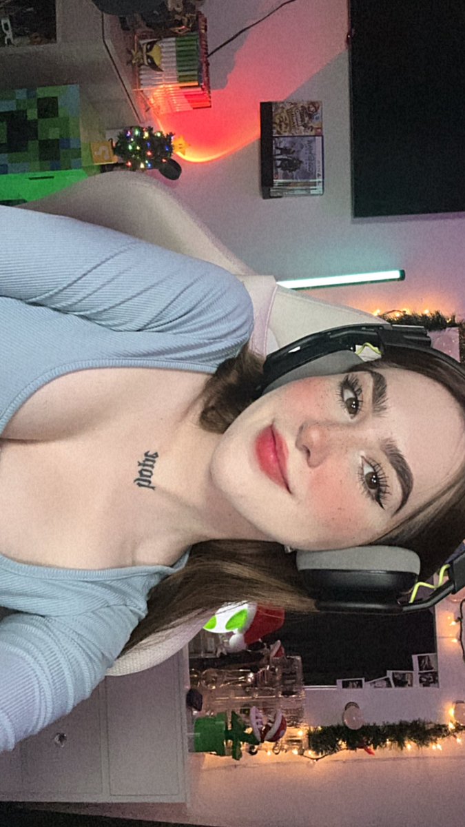 emilyhvo's tweet photo. https://t.co/wwQiR4NIe2
En vivo yayayayaya
Hoy:
Empezamos el wukong y jugamos la nueva temporada de Fortnite https://t.co/bCzYMBp34v