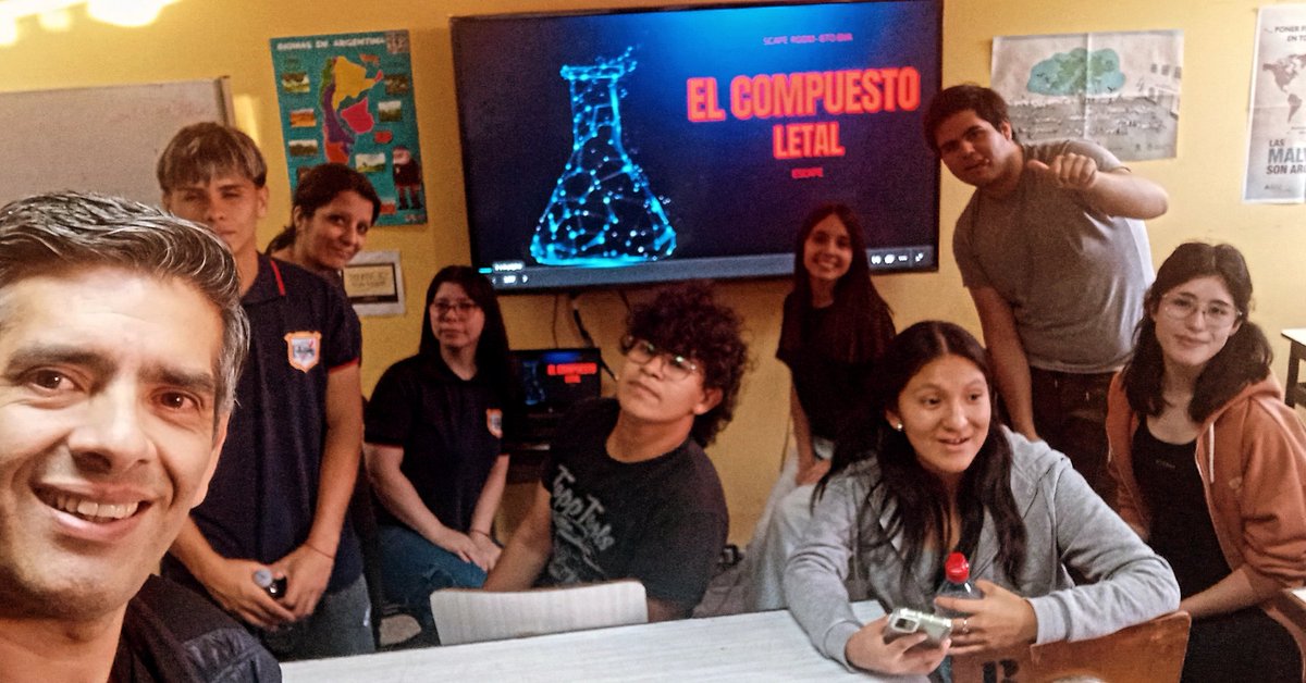 rafaitf's tweet photo. Jugando. Obvio qué para mí una de las mejores puertas de acceso para promover y garantizar el derecho a la educación, propiciar el conocimiento, la formación integral y cumplimentar los fines de la educación. 🏫 https://t.co/pYsWtKqvKA