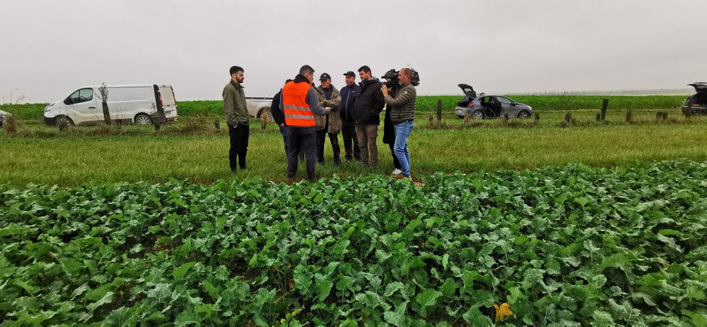 CETA de Romilly-Sur-Seine/Groupe 30000 (@cetaderomilly) on Twitter photo Démonstration de drone avec la société <a href="/exoexpert/">exo.expert</a>. Survol d'une parcelle de colza et fourniture d'une carte de biomasse entrée hiver. Mettre la bonne dose au bon endroit. #DroneAgricole #Innovation <a href="/terresinovia/">Terres Inovia</a> Démonstration de drone avec la société <a href="/exoexpert/">exo.expert</a>. Survol d'une parcelle de colza et fourniture d'une carte de biomasse entrée hiver. Mettre la bonne dose au bon endroit. #DroneAgricole #Innovation <a href="/terresinovia/">Terres Inovia</a>