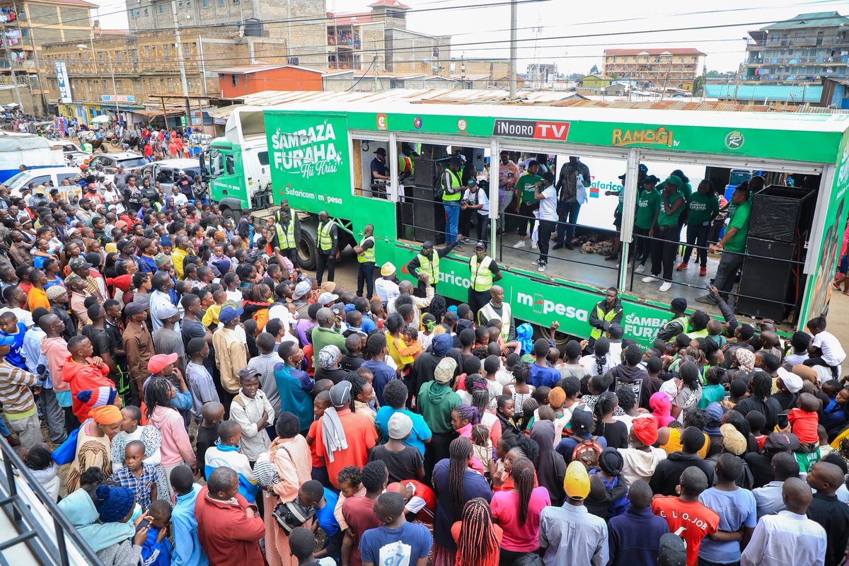 ednah1993's tweet photo. @SafaricomPLC brings #SambazaFurahaNaSafaricom this festive season, the safaricom caravan is in Nairobi region, kuja tufurahie pamoja @ayodo1993 @sagao_snr  there are many gifts to be won including airtime, phones, live goats, chicken and many more. what you would like to win? https://t.co/X3nkiOsajT