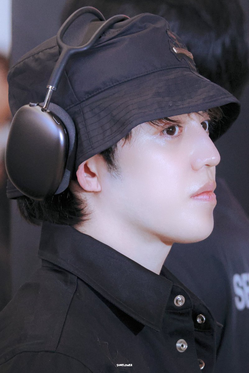 bareface seungcheol.. always so handsome 🤍