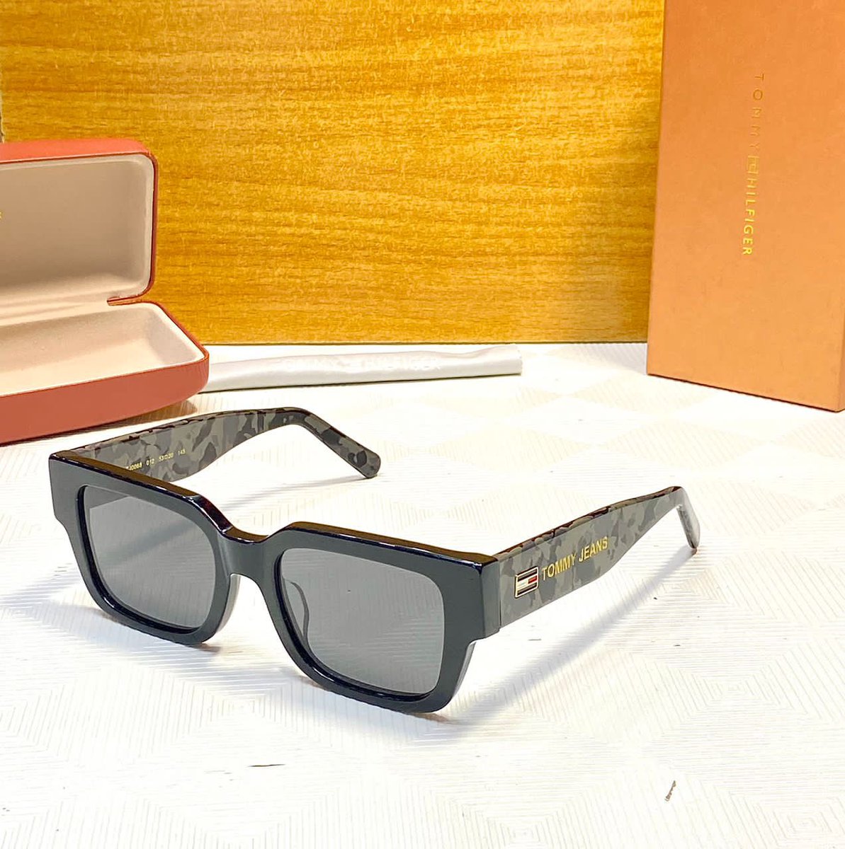 Kemsky_W's tweet photo. Designer Glasses 👓 ✨
🏷️#30,000.
Please Repost🙏🏽
#pagesbydamicommerce #pagesbydamivisibilitydrive
#PBDfashion https://t.co/V8LmJqhA8v