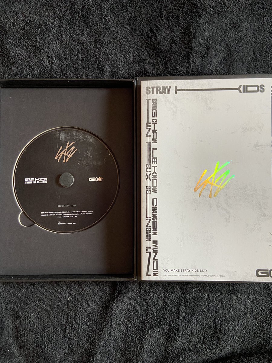straycarts's tweet image. #straycarts_sells 

stray kids go live limited album

- unsealed ; see pics for inclusions
           ⤷ 320 + lsf

mod : jnt  
mop : gcash / maya 

🏷 wts lfb stray kids skz go live limited bangchan lee know changbin hyunjin han jisung felix seungmin i.n ph