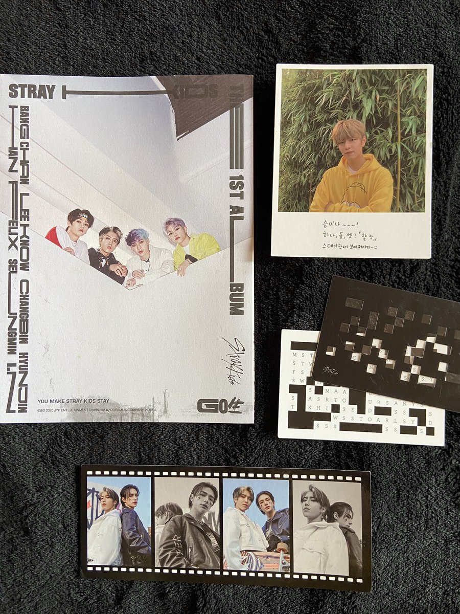 straycarts's tweet image. #straycarts_sells 

stray kids go live limited album

- unsealed ; see pics for inclusions
           ⤷ 320 + lsf

mod : jnt  
mop : gcash / maya 

🏷 wts lfb stray kids skz go live limited bangchan lee know changbin hyunjin han jisung felix seungmin i.n ph