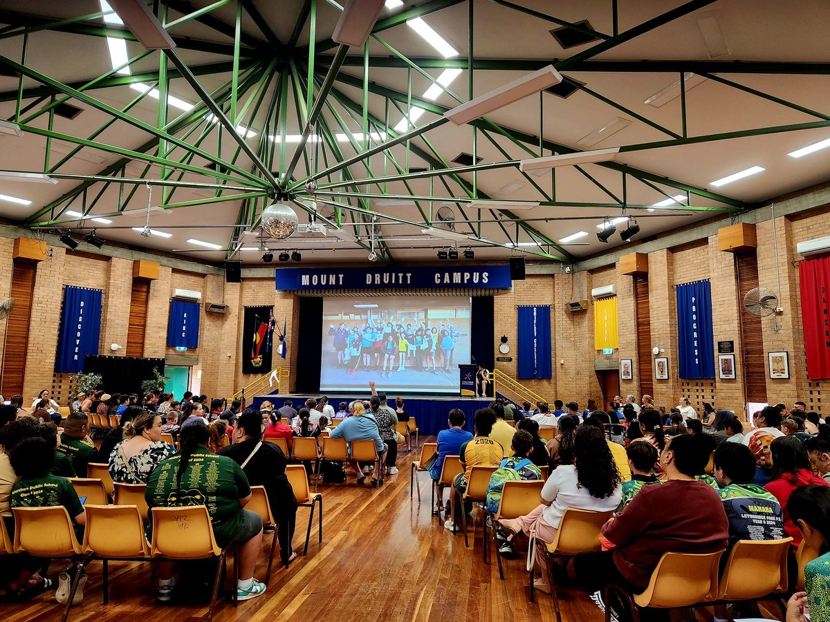 What an amazing morning welcoming our Y7 2025 students and their families. The parents had a great session in the Common Room, while the students spent time with student leaders, in a quiz show lead by DP and Year Advisor! The energy was definetly #mountdruittmagic 🎩
