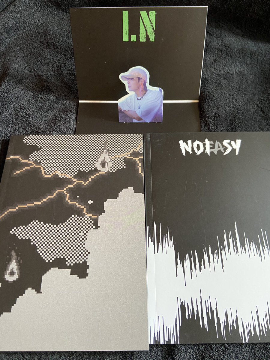 straycarts's tweet image. #straycarts_sells 

stray kids noeasy limited album

- unsealed ; see pics for inclusions
           ⤷ 350 + lsf

mod : jnt  
mop : gcash / maya 

🏷 wts lfb stray kids skz noeasy limited bangchan lee know changbin hyunjin han jisung felix seungmin i.n ph