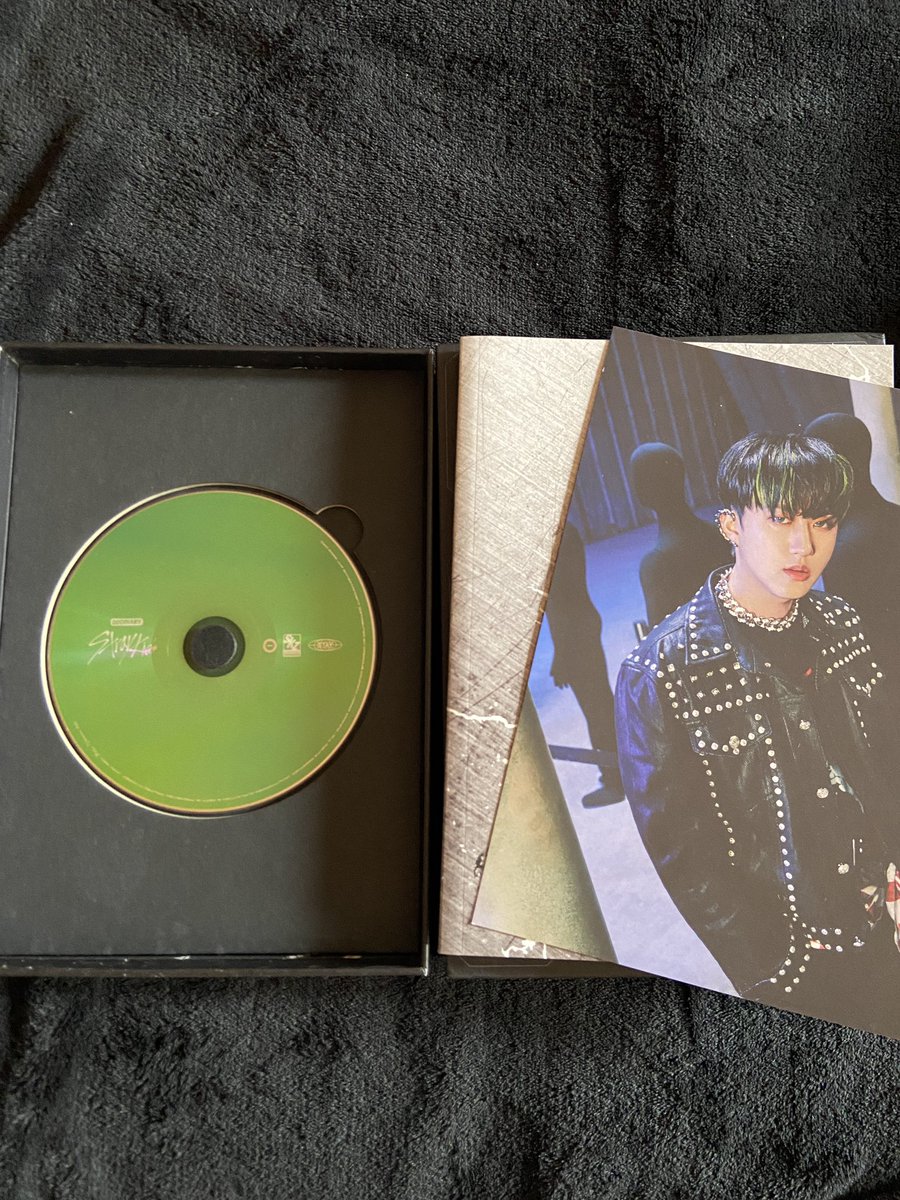 straycarts's tweet image. #straycarts_sells 

stray kids oddinary limited album

- unsealed ; see pics for inclusions
           ⤷ 350 + lsf

mod : jnt  
mop : gcash / maya 

🏷 wts lfb stray kids skz oddinary limited bangchan lee know changbin hyunjin han jisung felix seungmin i.n ph