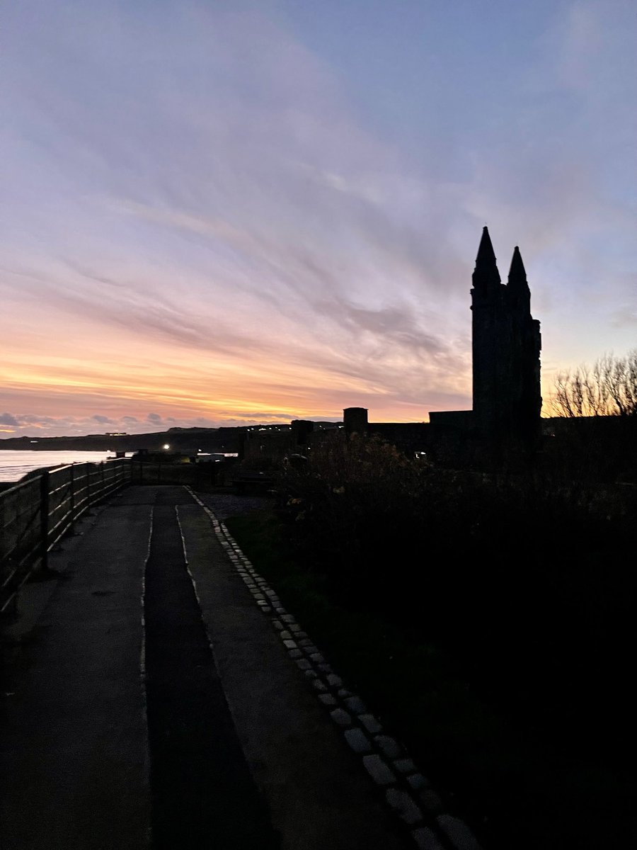 enzomazza's tweet image. #earlyrunning St. Andrews