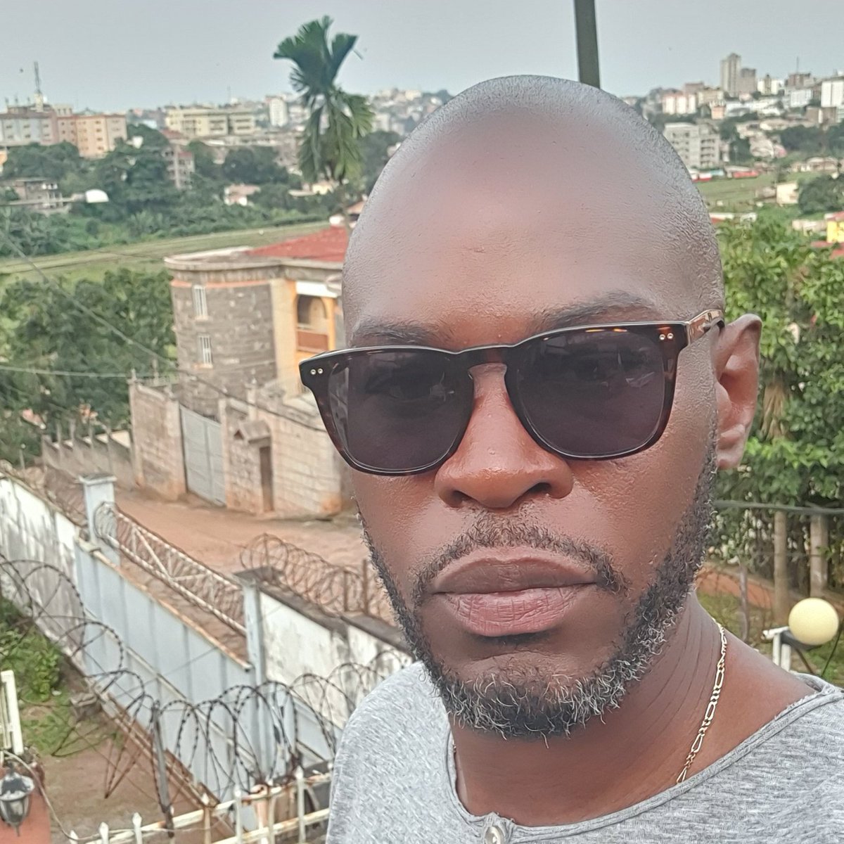 LE_AMANA's tweet photo. #NouvellePhotoDeProfil https://t.co/GdMUEbapY0