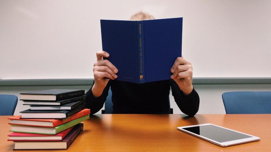 🤔 ¿Conoces la Unidad de Formación e Investigación de salud mental en contextos educativos?

📚 Reúne todas las iniciativas en materia de promoción del bienestar emocional y psicológico en las comunidades educativas.

📲 + info: c.madrid/2bvs41