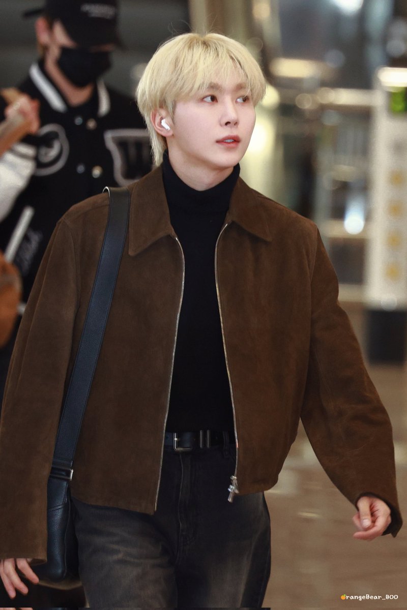 241203 김포출국

승관이가 완전 차도남자나! 

#승관 #부승관 
#SEUNGKWAN #胜宽 #スングァン 
#SEVENTEEN  #세븐틴