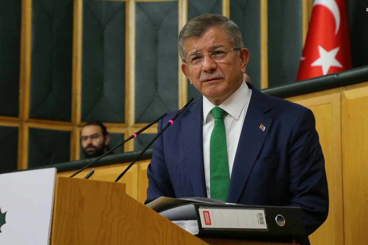 pusholder's tweet photo. Ahmet Davutoğlu: "Mülteciler, Türkiye'de açlık içinde." https://t.co/OFiLK7j3ZM